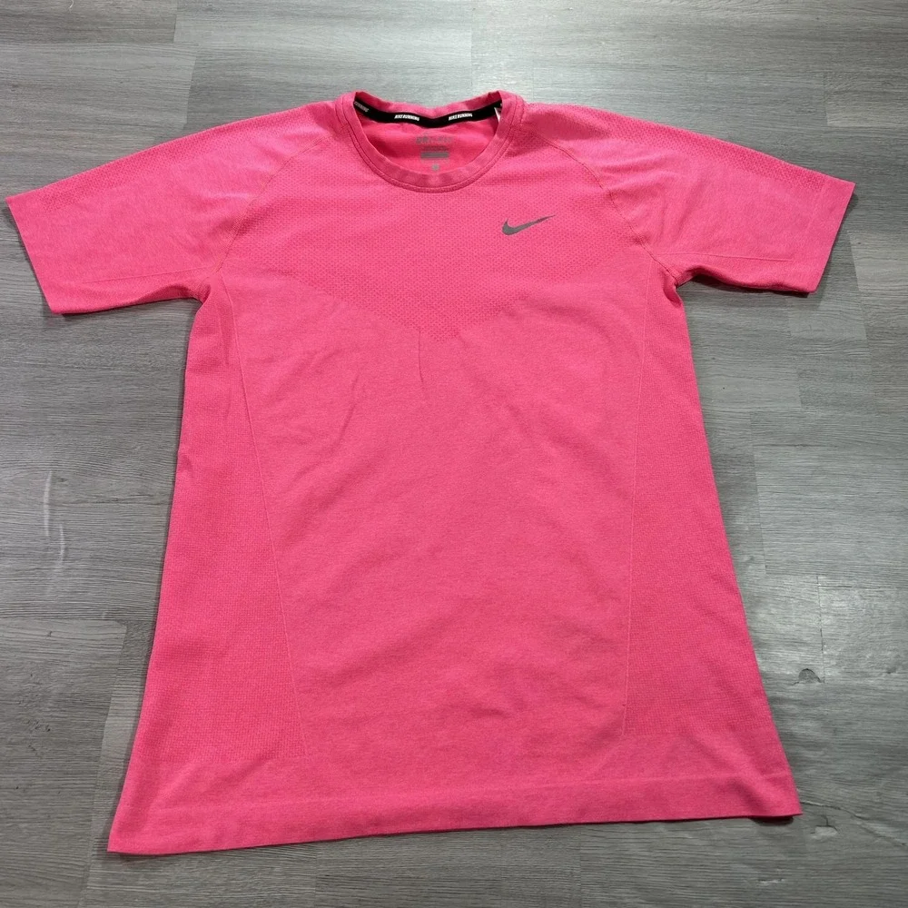 Nike Dri-FIT Running Shirt Mens Small Pink Short Sleeve Training Top 589640-646